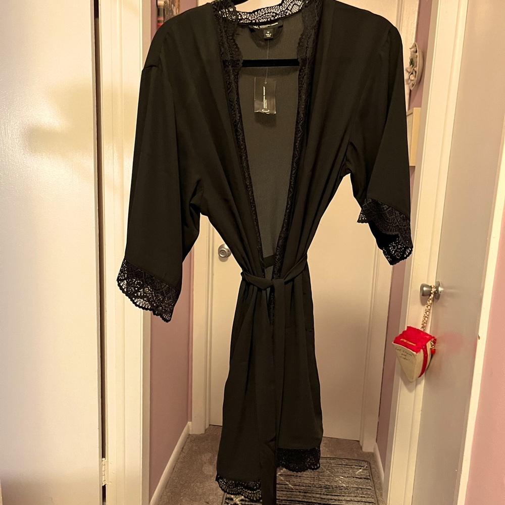 Black Sheer Robe lace trim M NWT